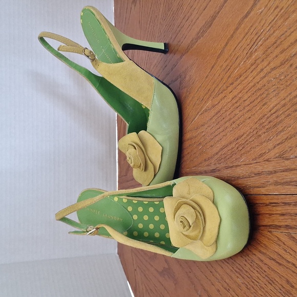 Chinese Laundry Stylish Green Slingback Heels with Floral Accent - Picture 5 of 12